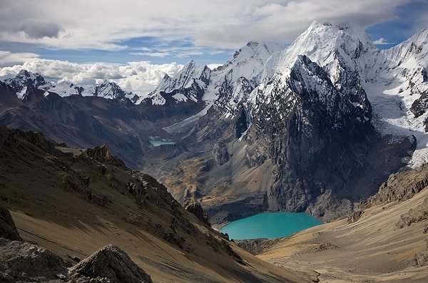 8. Какая горная система является самой длинной на Земле?