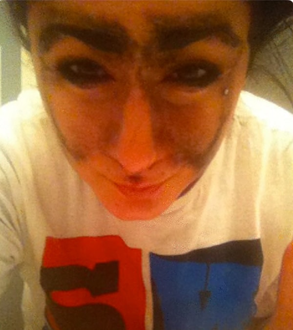 12. Когда смываешь макияж после бурной вечеринки...