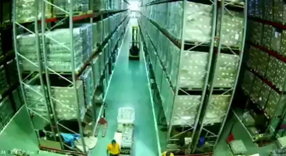 Forklift Kullanan Adamın Neden Olduğu Devasa Kaza