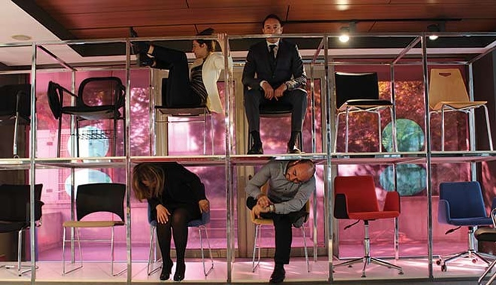 “Sit, Stand, Walk!” Çağdaş Sanat ve Tasarım Sergisi 23 Kasım'da Tuna Ofis'te Açılıyor!