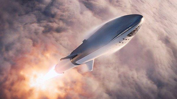 Deneme fırlatışları yolunda giderse, Elon Musk aracı 2022 yılında mürettebatsız 2024 yılında ise mürettebatlı olarak Mars'a göndermeyi hedefliyor.