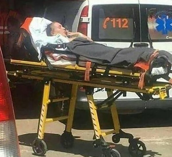 3. Очевидно, что он оказался на каталке из-за своего пагубного пристрастия к сигаретам.