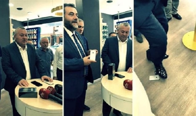 Enginyurt, Samsung marka telefon aldığını açıklamış ve iPhone marka telefonunu ayağının altında tekmeleyerek kırmıştı.