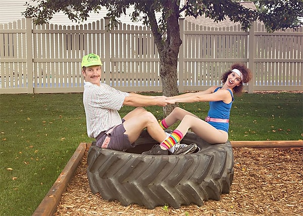 6. Супруги сумели рассмешить не только фотографов, но и прохожих, которые наблюдали за всем происходящим