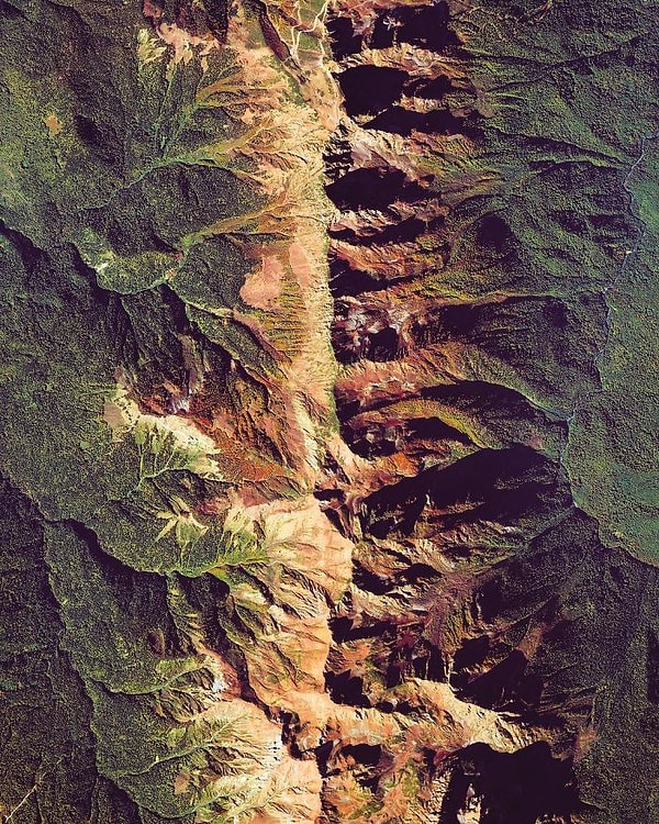 35. Большой Кавказ, граница между Россией и Грузией