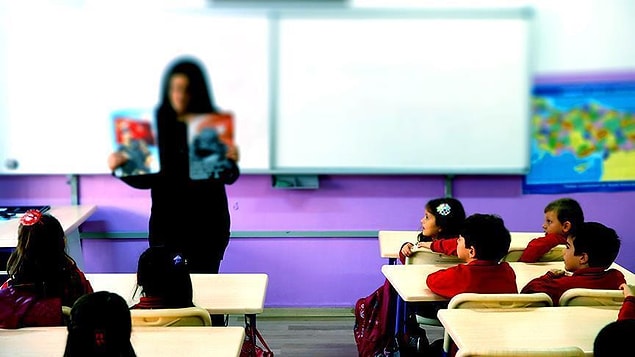 Öğretmenlerin çoğu kendilerini iş yerinde değersiz hissediyor