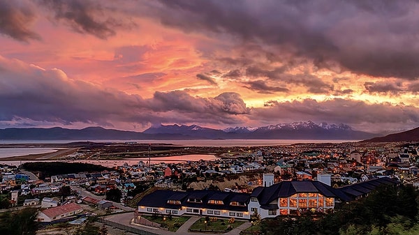 7. Какой стране частично принадлежит остров Огненная Земля?