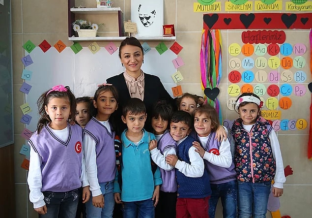 4. Sosyal medya üzerinden yaptığı çağrıyla öğrencilerine bambaşka bir okul deneyimi hazırlayan Aysel Öğretmen
