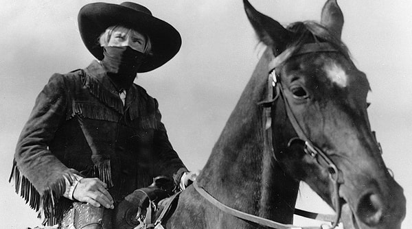 10. "Всадник без ____"