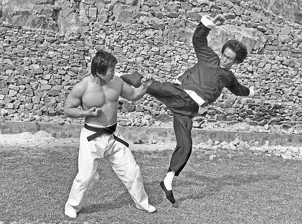 8. В 21 год Ли открыл собственную спортивную школу