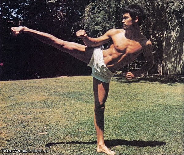 7. Он работал в ресторане, учился в университете и продолжал тренироваться