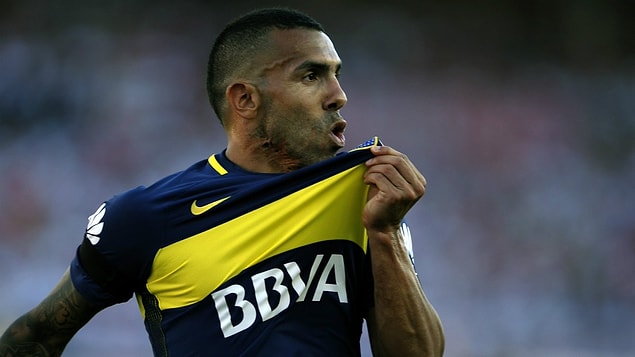 Tevez: 'Oynayabilecek durumda değiliz ama bizi oynamaya zorluyorlar!' dedi.