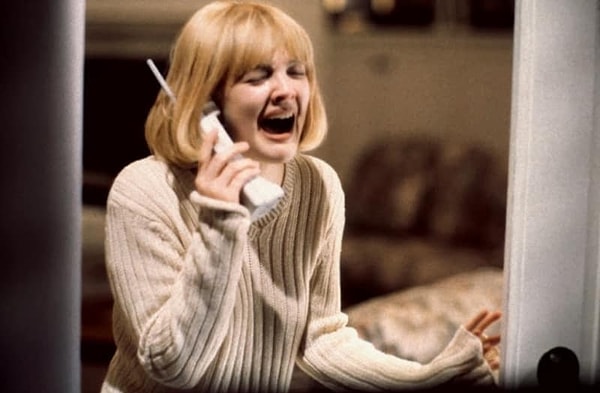 9. Как и странная необходимость короткого разговора с родителями друга, когда они поднимали трубку домашнего телефона вместо того самого друга