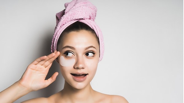 4. Патчи для глаз и большие солнечные очки