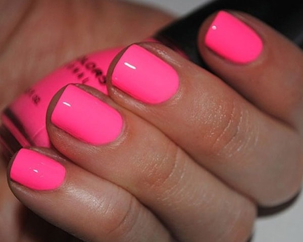 6. Неоновые ногти