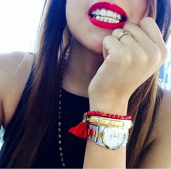 13. Гриллзы необходимо выбирать из качественного материала, иначе рискуете остаться без зубов :-/