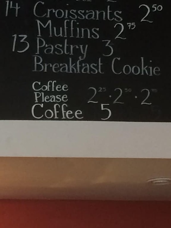 13. Быть вежливым - выгодно! В этой кофейне можно получить кофе всего за полцены, если сказать "пожалуйста".