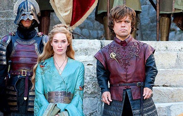 7. Dizide Tyrion ve Cersei arasında çok güçlü bir kardeşlik bağı olmasa da, bu karakterleri canlandıran oyuncular Peter Dinklage ve Lena Headey oldukça iyi anlaşıyorlar.
