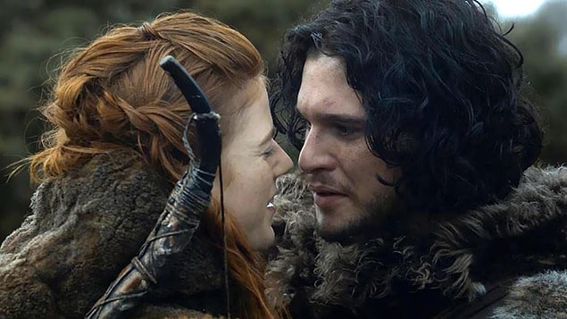 9. Jon Snow ve Ygritte rolünü canlandıran oyuncular Kit Harington ve Rose Leslie, bu yılın haziran ayında, İskoçya’da yaptıkları görkemli bir düğünle dünya evine girdiler.