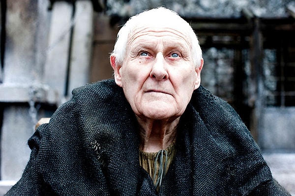 11. Dizide Üstat Aemon Targaryen rolünü canlandıran Peter Vaughan, gerçek hayatta da görme engelliymiş.