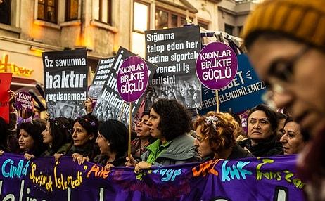 Taksim'de '25 Kasım Kadına Yönelik Şiddetle Mücadele Günü' Yürüyüşüne Polis Müdahale Etti