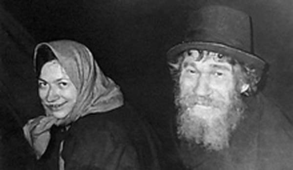 7. В 1981 году трое из четверых детей Карпа погибли из-за отказа почек и пневмонии.