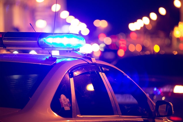 Kız arkadaşı tarafından darp edilen adam, sevgilisini polise şikayet etti.