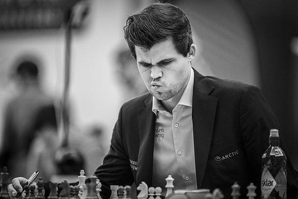 Hızlandırılmış oyunlarda ise Carlsen favori olarak görülüyor.