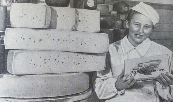 3. Что делали пластиковые цифры, которые можно было найти внутри советского сыра?