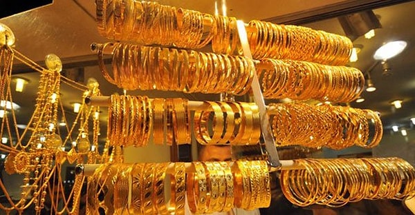 1. У вас есть 9 золотых браслетов и одни рычажные весы. Вес одного из браслетов - 9 грамм, вес остальных - 8 грамм. Можно ли найти браслет весом 9 грамм, используя весы только два раза?