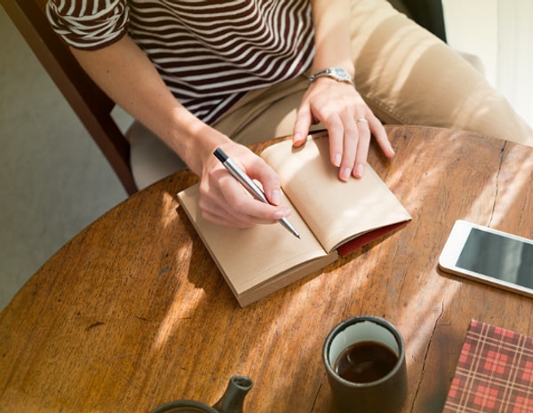 3. Вставьте буквы в слове «мет...м…рфоза»?