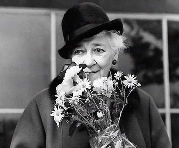 7. "Жить надо так, чтобы тебя помнили…" Фаина Раневская