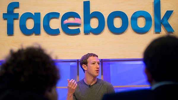 Son zamanlarda skandallarla adından sıkça söz ettiren Facebook, şimdi de şirket içinde ırkçı ve ayrımcı politikalar izlediği nedeniyle eleştirilerin hedefinde.