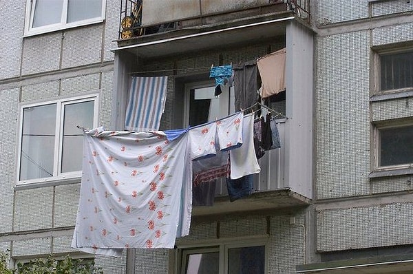 Белье на балконе - это деньги