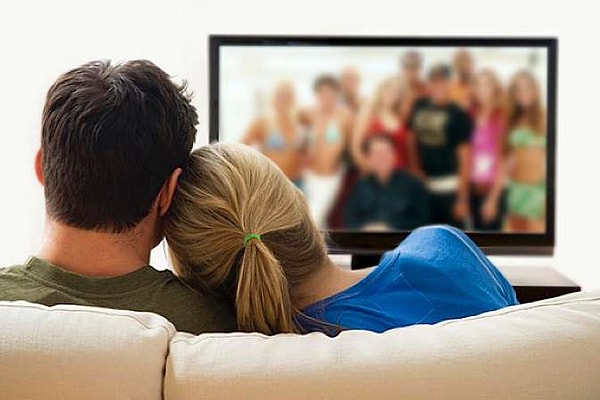 3. Вчера посмотрел интересный фильм по (..)СТС(..).