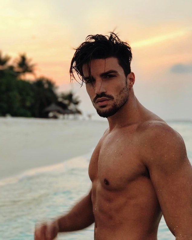 11. Blog yazarı olan Mariano Di Vaioi, çekici vücudu ve yakışıklılığıyla hepimizi hayran bırakıyor açıkcası.