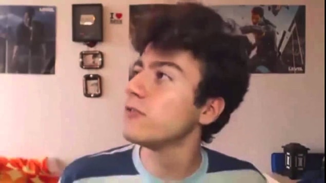 YouTube kanalında uzun süredir aktif olarak içerik üreten ünlü YouTuber oyun videoları ile tanındı. Özellikle son üç yılda abone sayısını ciddi oranda arttıran ünlü YouTuber Enes Batur büyük bir kitle elde etti.