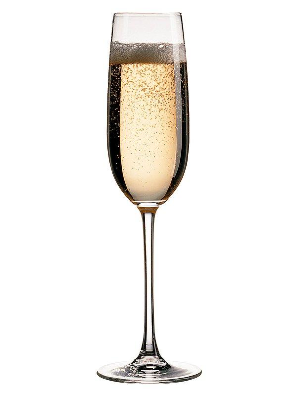 4. Şampanya adı verilen köpüklü şaraplar yanlışlıkla üretilmiştir.