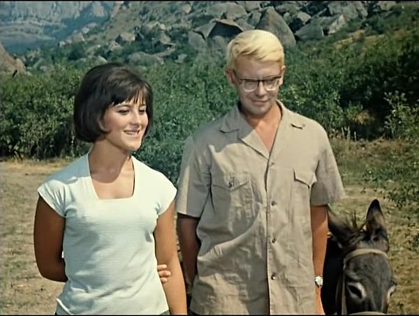 2. Раз пришла любовь, пусть остается. А в лице кого она к вам заявилась. Скажем, каким должен быть ваш мужчина?