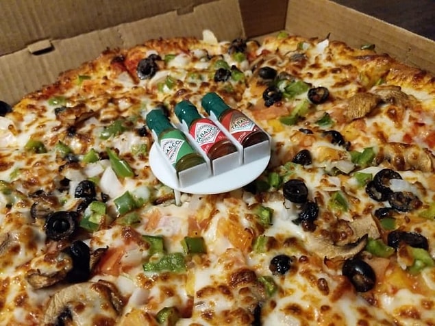 4. Oldukça zekice bir bölgede kendilerine yer bulmuş pizza sosları.