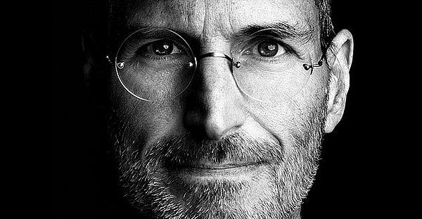 Steve Jobs, Bill Gates gibi başarılı insanların okuldayken başarılı bir öğrenci olmadıklarını öğrenip kendilerini avutmuşlardır.