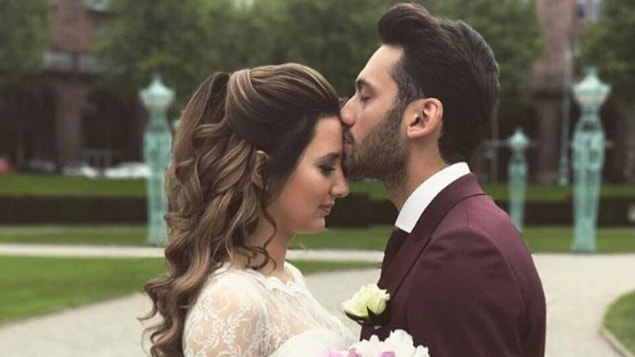 8. Hakan Çalhanoğlu'nun boşanma arefesindeki eşi ile ilgili yaptığı "affedilmesi mümkün olmayan bir durum meydana geldi" açıklaması