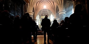 Hollanda'da Bir Kilise, Mülteci Ailenin Sınır Dışı Edilmesini Engellemek İçin 800 Saattir Ayin Yapıyor