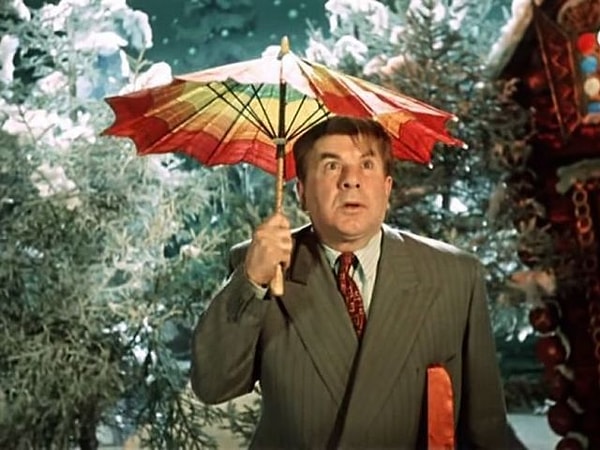 3. Выступление какого лектора хотел провести Огурцов в фильме "Карнавальная ночь"?