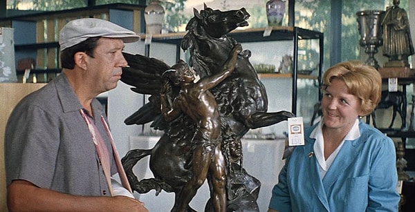 9. А в каком еще фильме, кроме "Бриллиантовой руки", вы могли видеть этого пегаса?