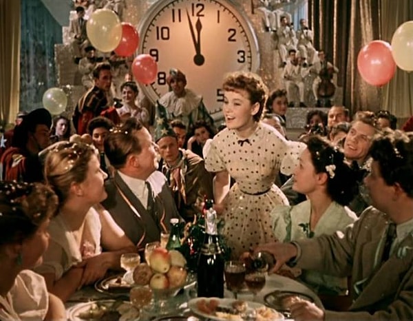 3. "Как на Лысой горе чёртов камень лежит. Из-под камня того Ведьма-речка бежит..."