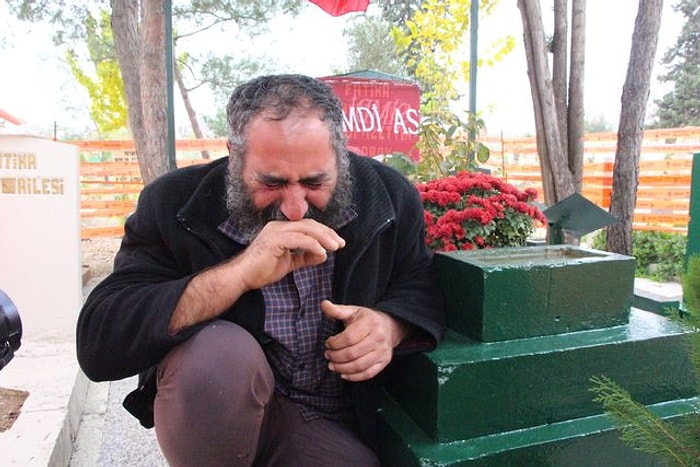 9 Aydır Oğlunun Mezarında Yaşıyor: 'Ölümüne Yol Açanlar Ceza Almazsa Hayatıma Son Vereceğim'