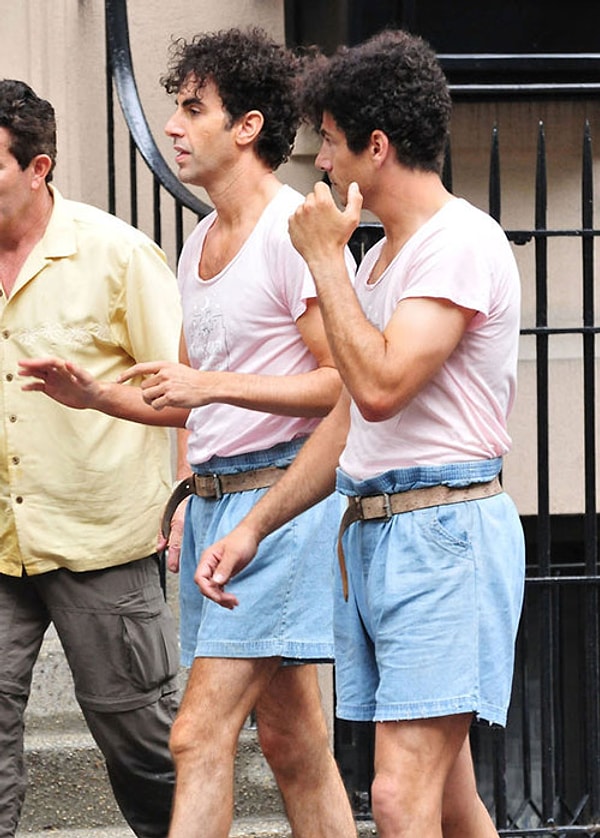 12. Саша Барон Коэн со своим двойником в картине "Диктатор"