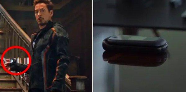 5. ''Avengers: Infinity War''da Tony'nin kullandığı kapaklı telefonu, ''Captain America: Civil War'' filminde ona Steve vermişti. ''Eğer bana ihtiyacın olursa...'' diyerek.
