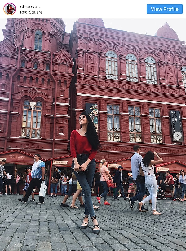 8. После участия в "Мисс Россия" Наталья Строева получила грант на обучение в Российском национальном исследовательском медицинском университете имени Н. И. Пирогова, где якутская красавица продолжила свой путь к карьере мечты.